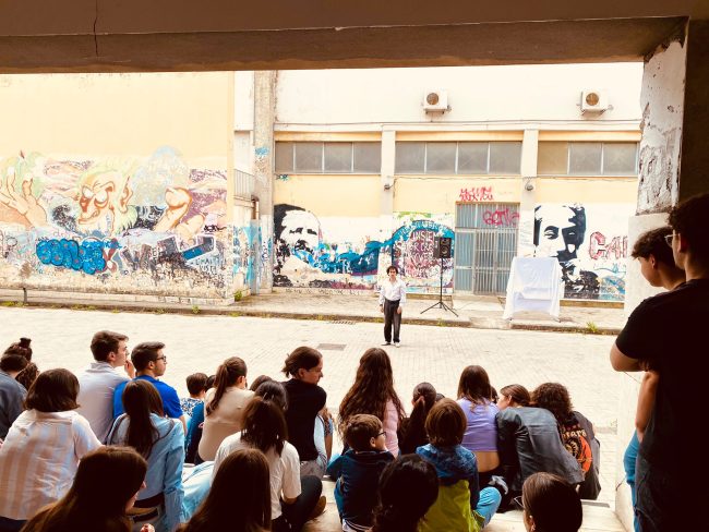 Giornata della Legalità 2025: all’Istituto “Rapisardi” di Paternò lo spettacolo “Silenzio” in memoria del giudice Falcone