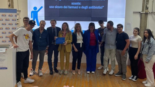 Campagna di alfabetizzazione sanitaria al “Lombardo Radice”. La lotta contro l’antibiotico resistenza