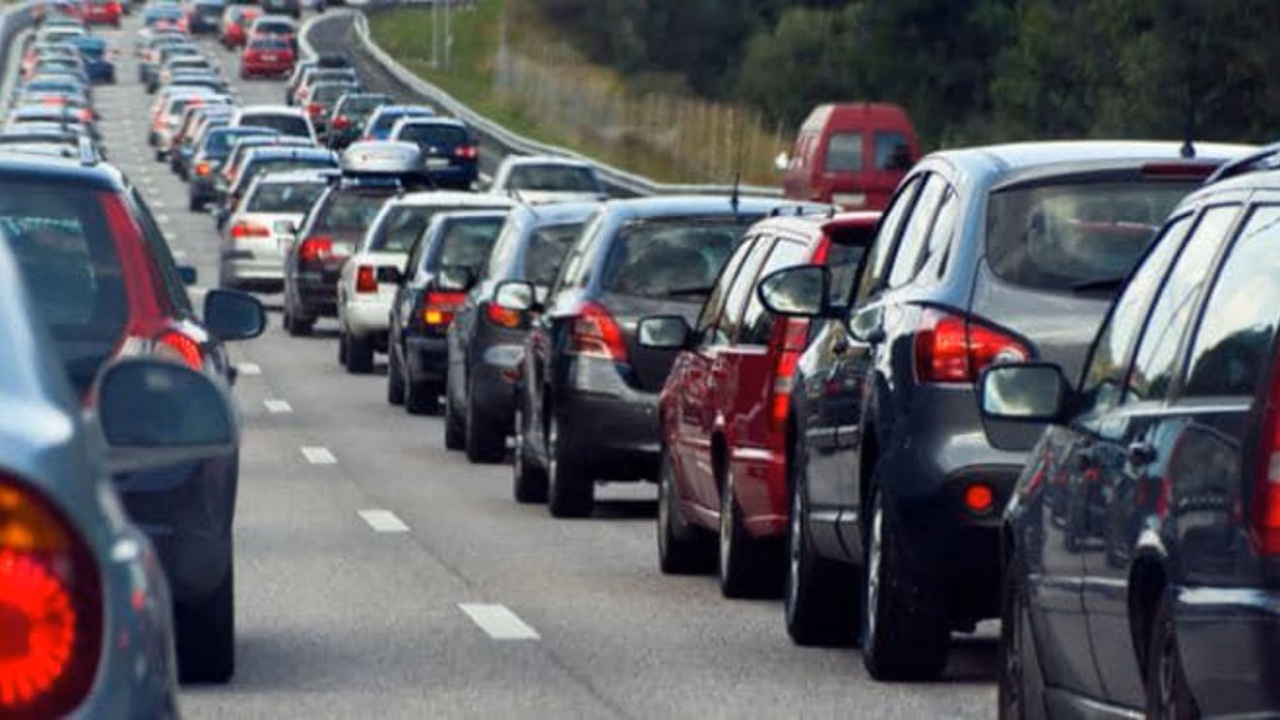 Autostrade siciliane nel caos: automobilisti ostaggio di cantieri e code chilometriche