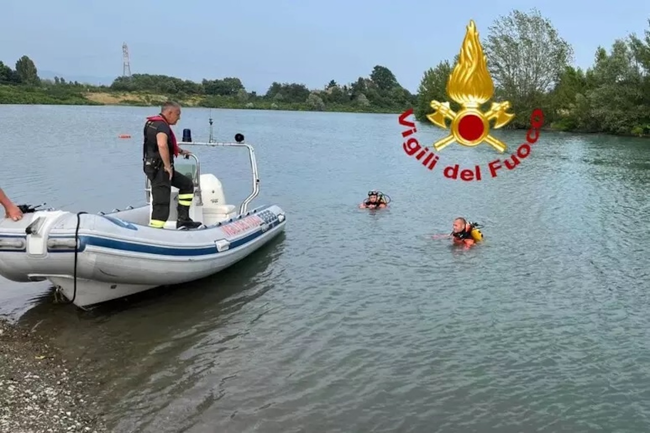 Tragedie d’estate: tre bambini in pericolo in acqua, due muoiono in poche ore