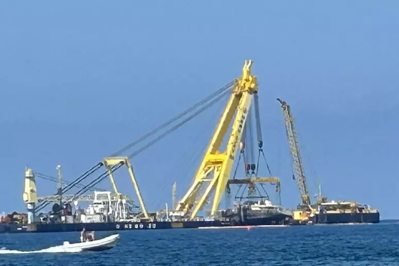 Bayesian, il relitto sarà trasferito oggi da Porticello a Termini Imerese: indagini in corso sul naufragio costato 7 vite