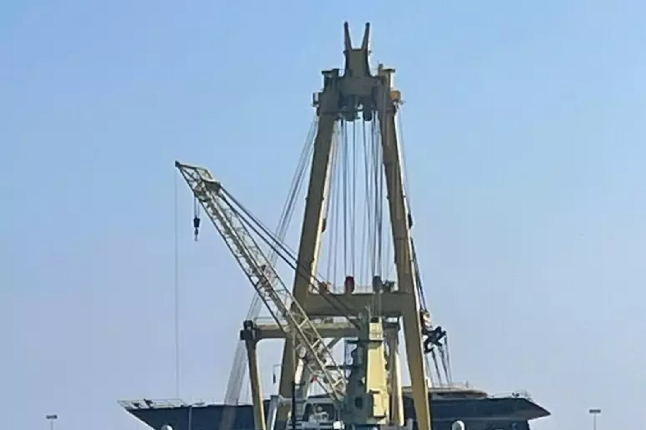 Bayesian al porto di Termini Imerese, oggi il recupero dell’albero
