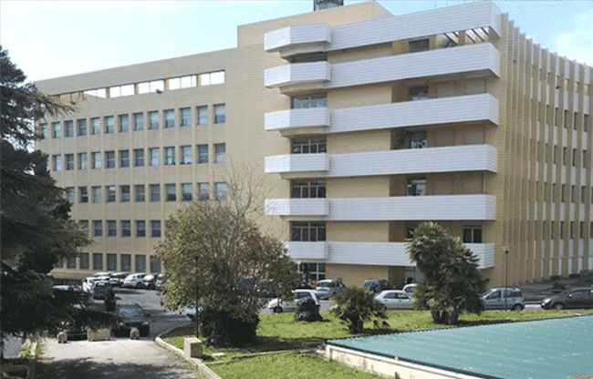 Accoltellato un 23enne a Ramacca: operato d’urgenza, indagini in corso