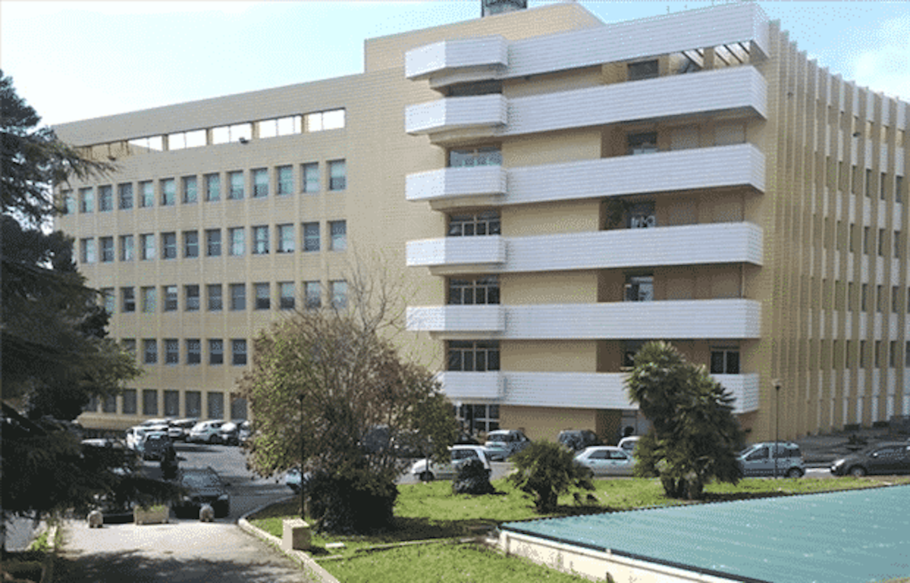 Accoltellato un 23enne a Ramacca: operato d’urgenza, indagini in corso