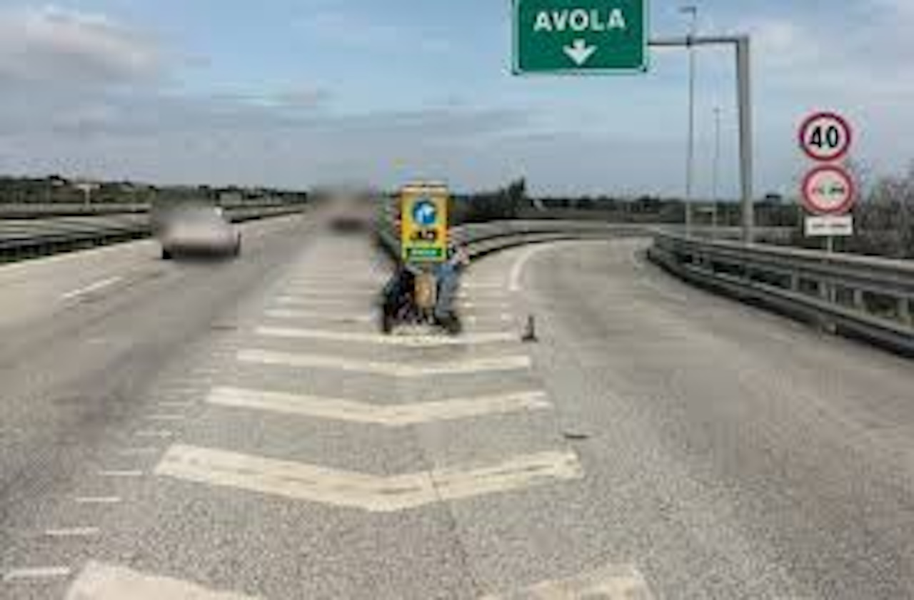 Autostrada A18, disposta chiusura tra Cassibile e Avola