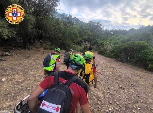 soccorso alpino cavagrande del cassibile ferito
