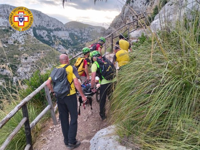 Doppio intervento di soccorso a Cavagrande del Cassibile: ferito alla testa un 14enne