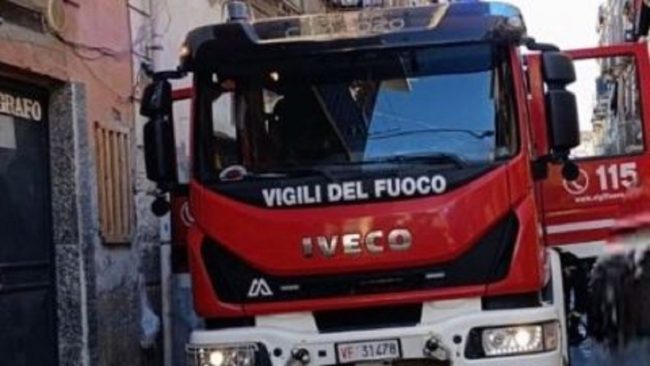 Catania, incendio colpisce la “voragine” bonificata tra Corso Sicilia e piazza Della Repubblica