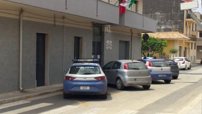 Pachino, evade dai domiciliari e impaurisce con pistola giocattolo i passanti per fuggire: arrestato