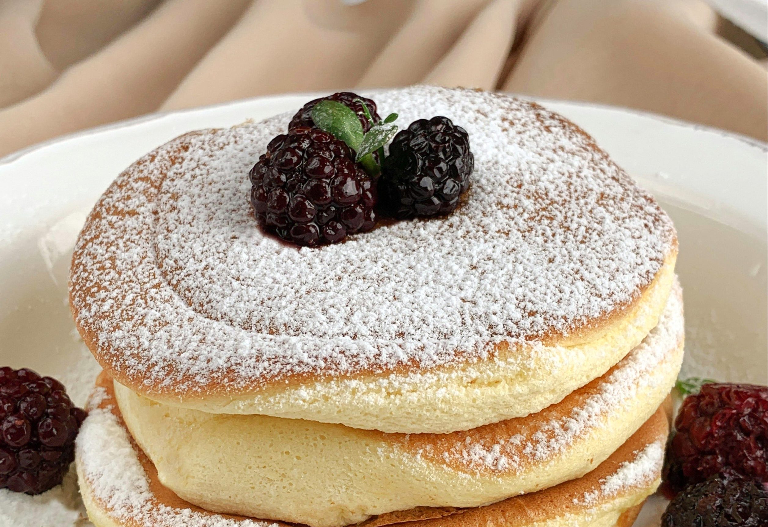 Soffici e morbidi: pochi step per preparare dei fluffy pancake giapponesi