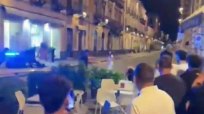 Scoppia una rissa ad Acireale: tre giovani feriti – VIDEO