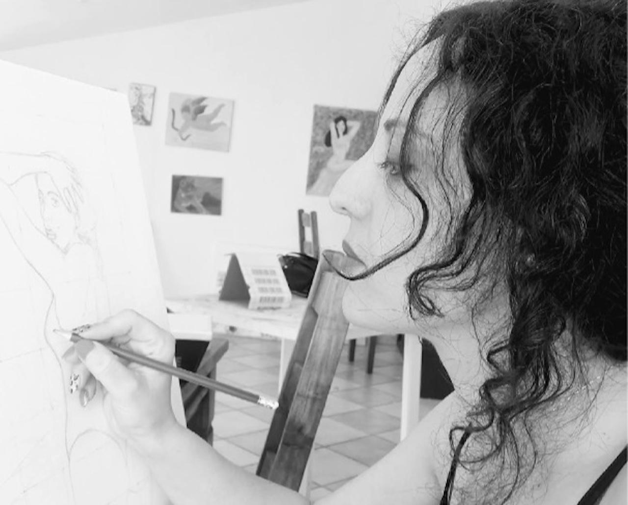 Rita Guardavascio, l’arte che nasce tra nostalgia e luce di Sicilia