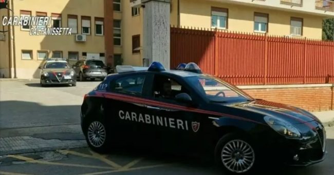 Anziani legati e maltrattati in una casa di riposo a San Cataldo: tre arresti