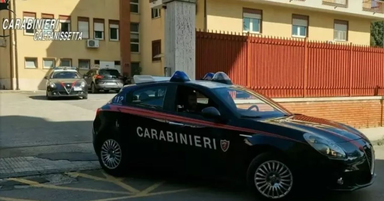 Anziani legati e maltrattati in una casa di riposo a San Cataldo: tre arresti