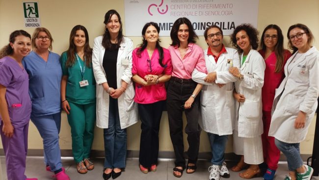 La madre di Anna Valle ricoverata in Senologia al Cannizzaro. L’attrice ringrazia: “Ho trovato una grandissima professionalità”