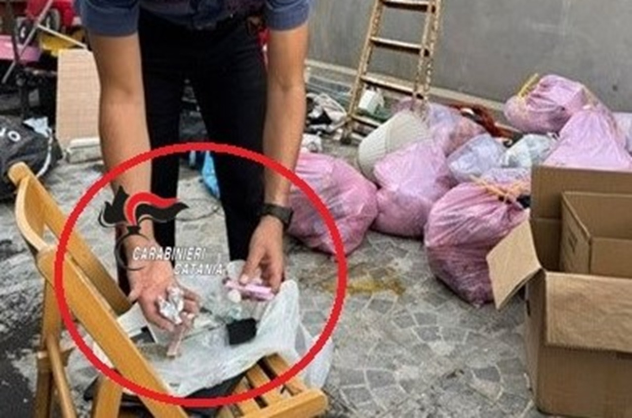 Blitz antidroga dei carabinieri: arrestati due pusher con crack e cocaina a San Leone