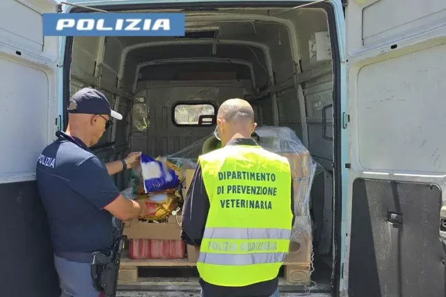 Catania, portava patatine fritte congelate in furgone non refrigerato