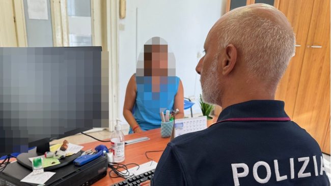 Catania, aggredisce la compagna davanti ai figli: arrestato 26enne per maltrattamenti