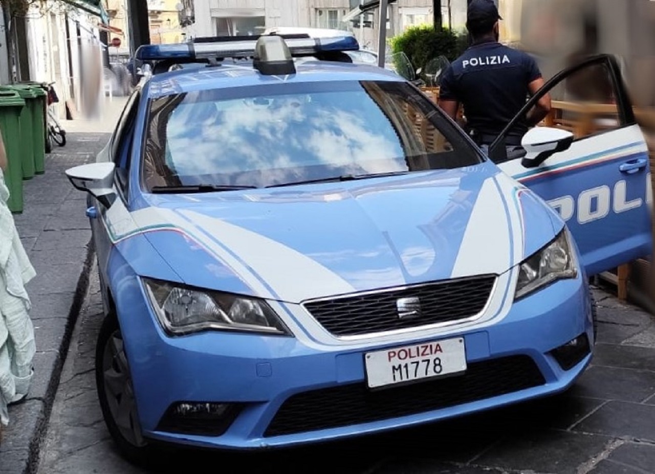 La rapina a un supermercato di Catania armato di coltello e del suo cane