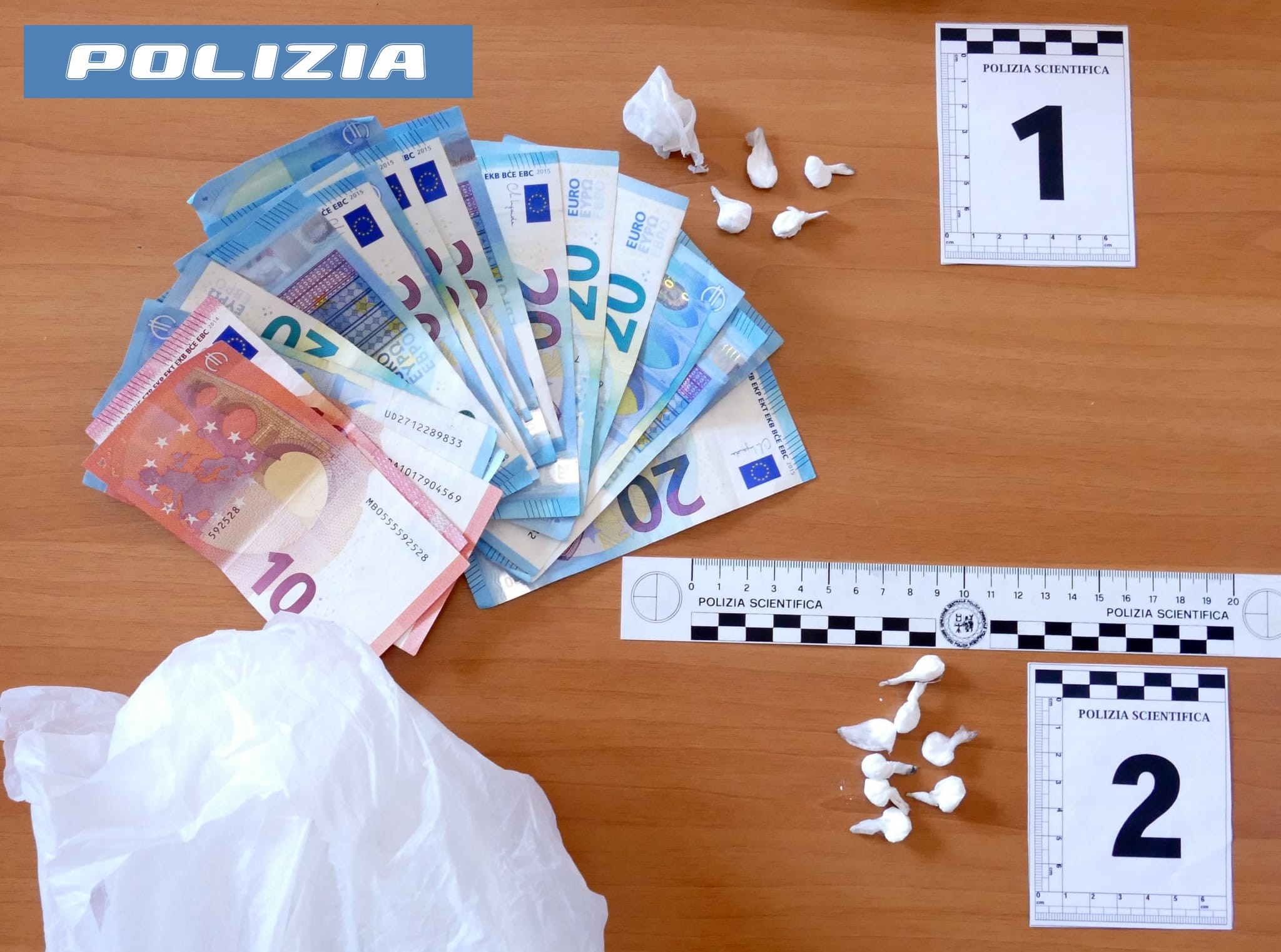 Al mercato con le dosi in tasca: arrestato 70enne ad Acireale