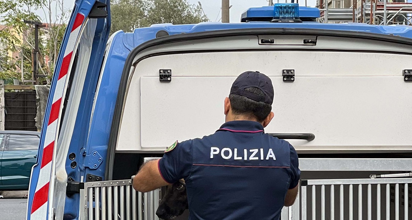 Cocaina nascosta nel retro di una tappezzeria a San Cristoforo: un arresto
