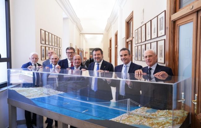 Ponte sullo Stretto, firmato l’accordo di programma. Schifani: “Ulteriore passo concreto verso un’opera storica per la Sicilia”