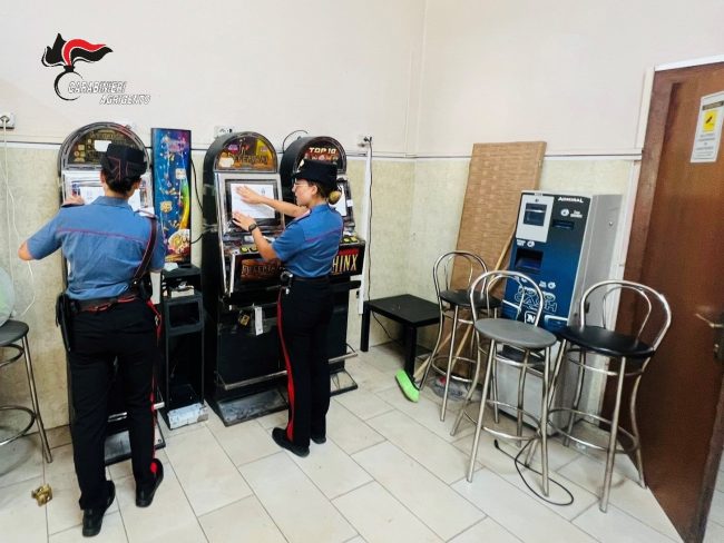 Contrasto al gioco d’azzardo patologico: sequestrate 3 slot machines irregolari e sanzioni per 30mila euro a Licata