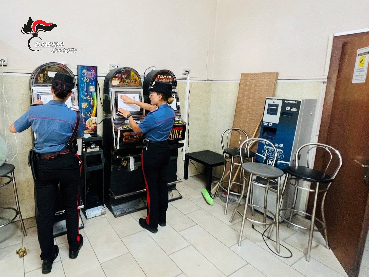 Contrasto al gioco d’azzardo patologico: sequestrate 3 slot machines irregolari e sanzioni per 30mila euro a Licata