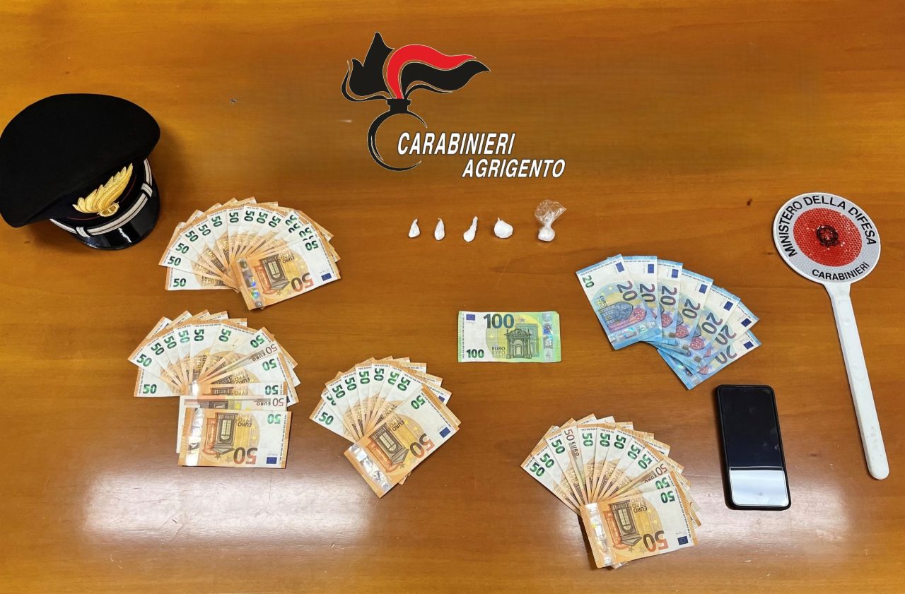 Sciacca, arrestato un 18enne per spaccio di droga e segnalato un 26enne