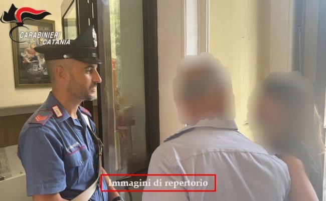 Paternò, chiede soldi ad una coppia sotto la minaccia di divulgare un video “spinto”: denunciato