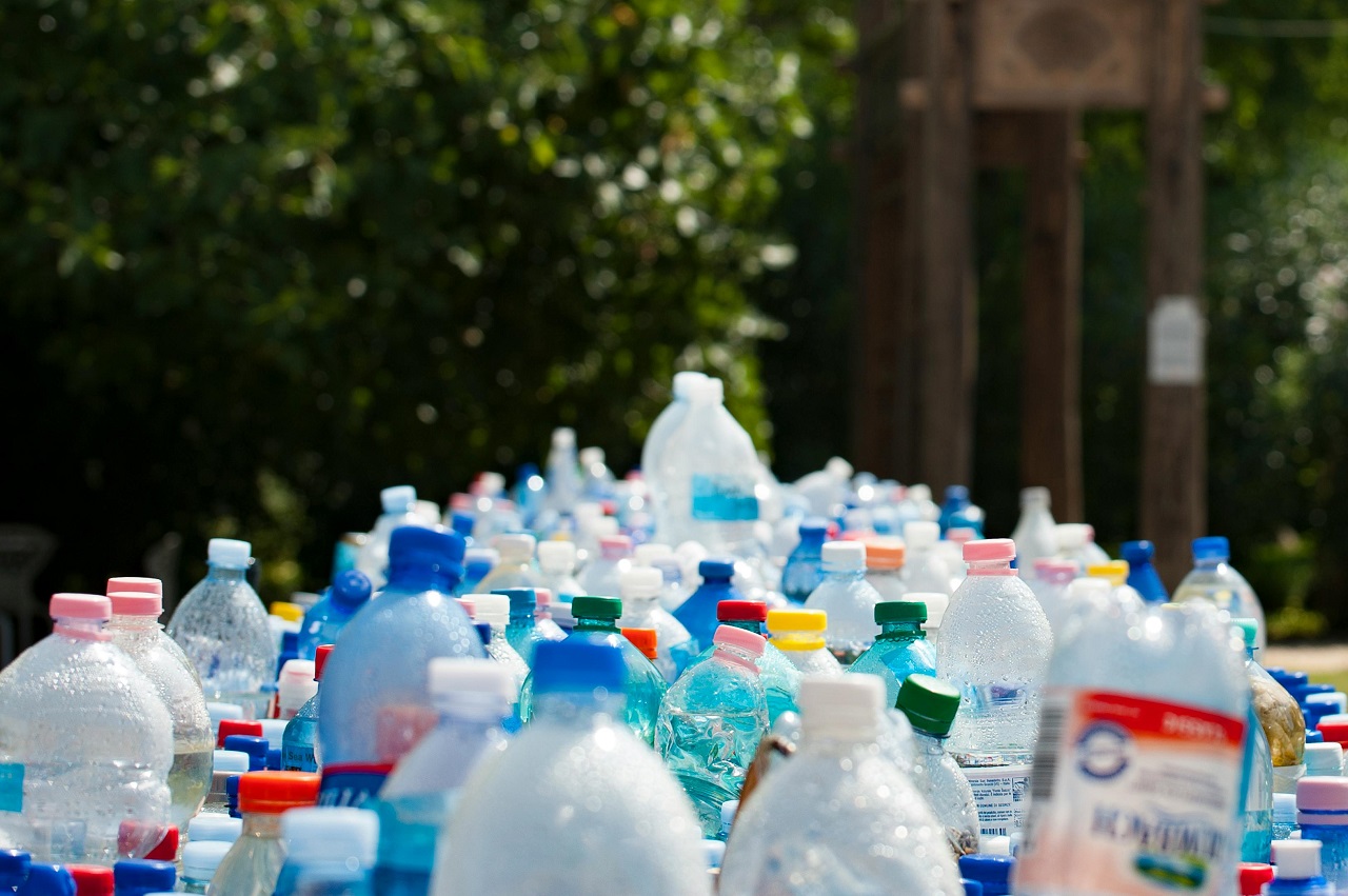 Acqua minerale sotto il sole, la pratica sotto denuncia da parte del Codacons