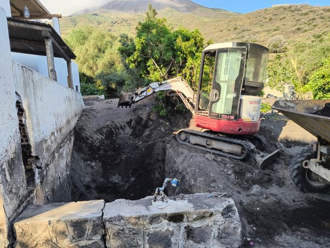 Stromboli, al via i lavori di pulizia dei torrenti dopo l’alluvione del 2024