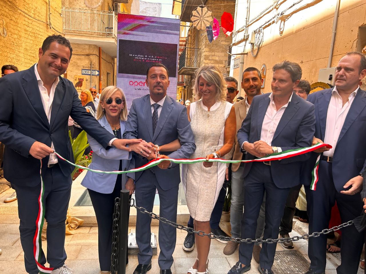 Gela, inaugurato il museo a cielo aperto di via Di Bartolo: scoperta una necropoli greca durante i lavori