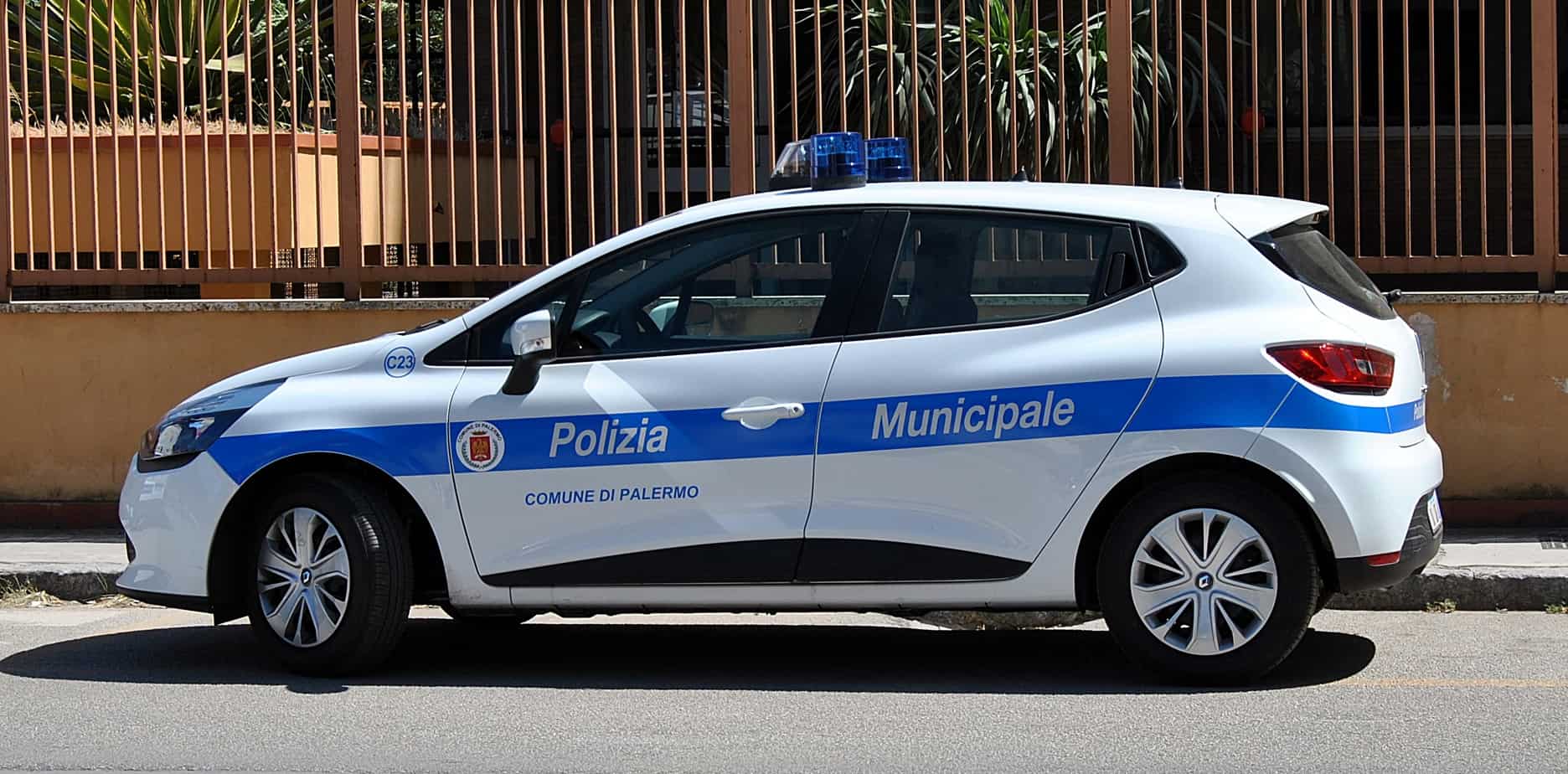 Chiusi due pub in via Mazzini a Palermo: irregolarità e sanzioni per quasi 8mila euro