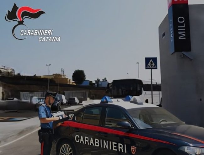 Misterbianco, tenta furto in un container FCE: arrestato 20enne