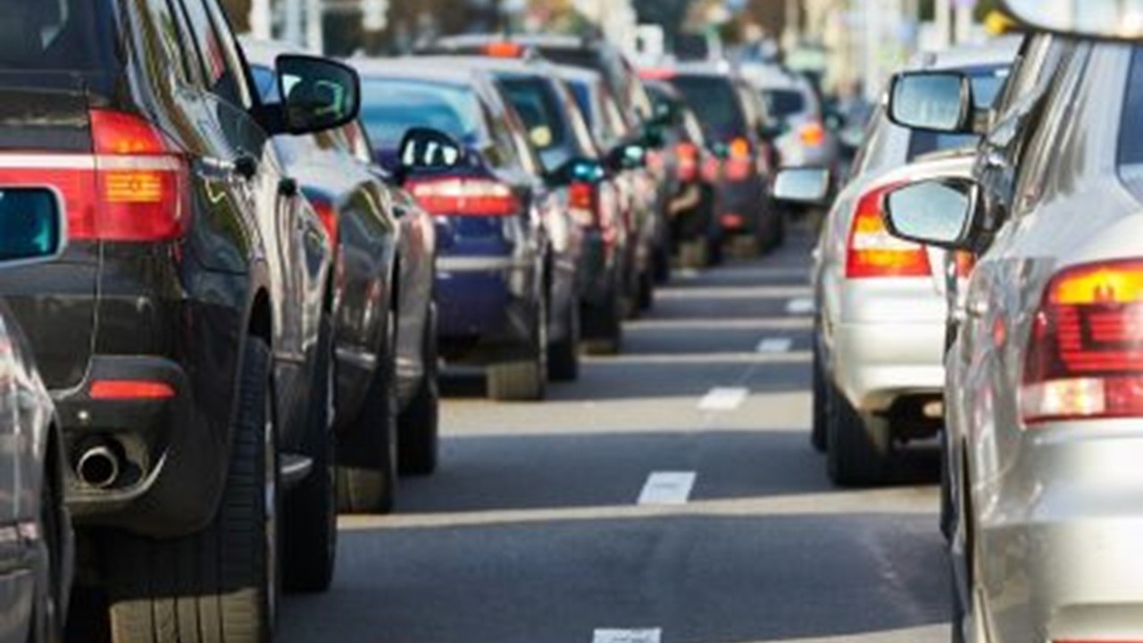 Traffico da bollino nero: al via l’esodo estivo, attesi oltre 13 milioni di veicoli nel weekend