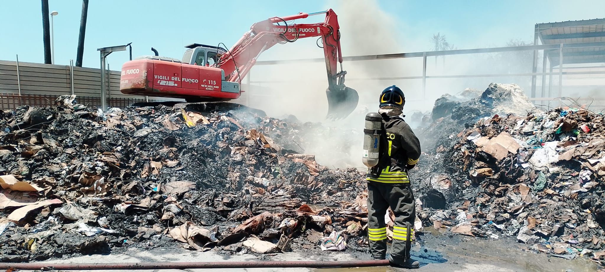 Incendio ad Augusta, Schifani attiva gruppo di lavoro immediato per l’emergenza ambientale