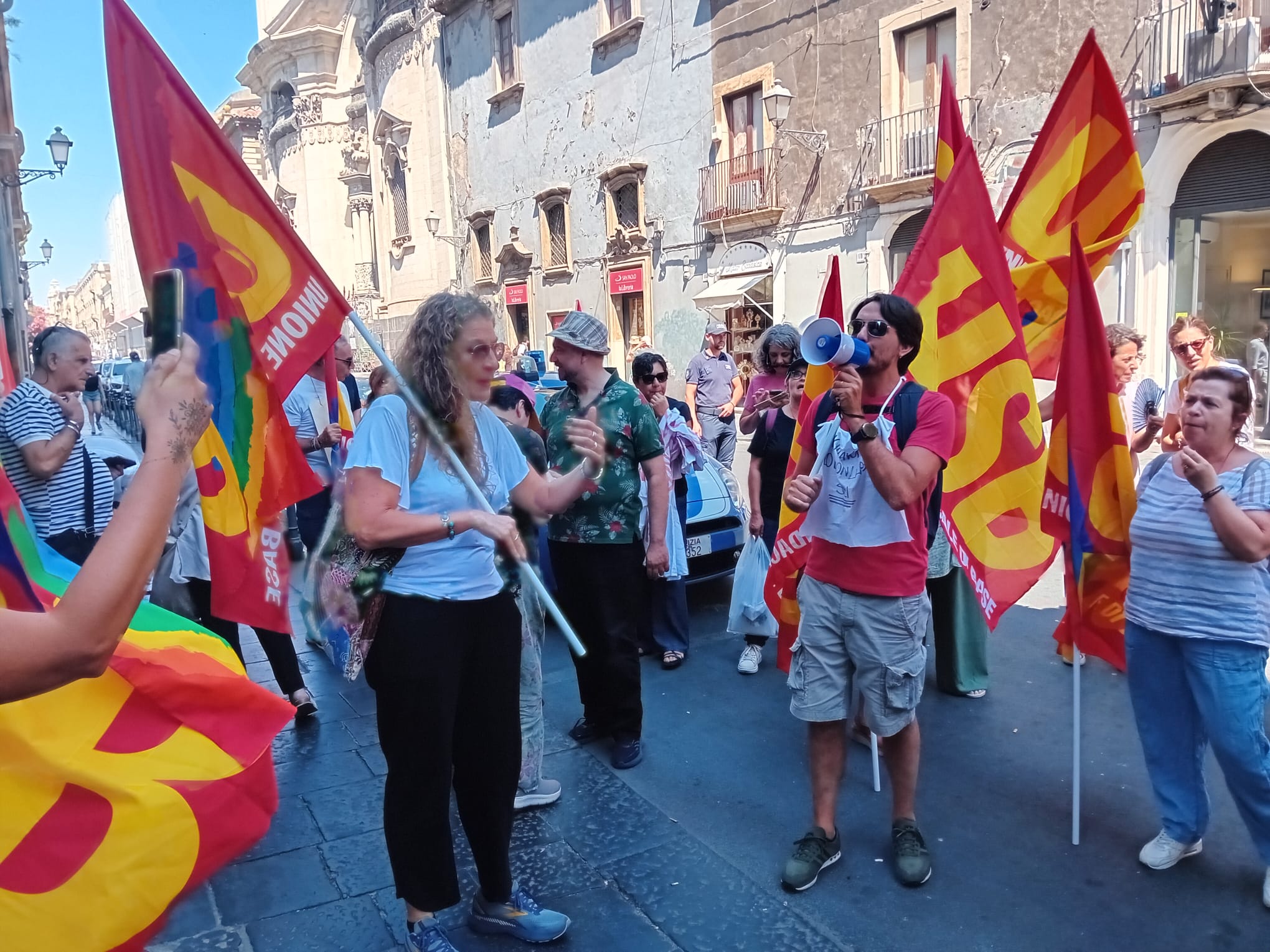Lavoratori ODA in piazza: da sei mesi senza stipendio, oggi lo sciopero e la protesta