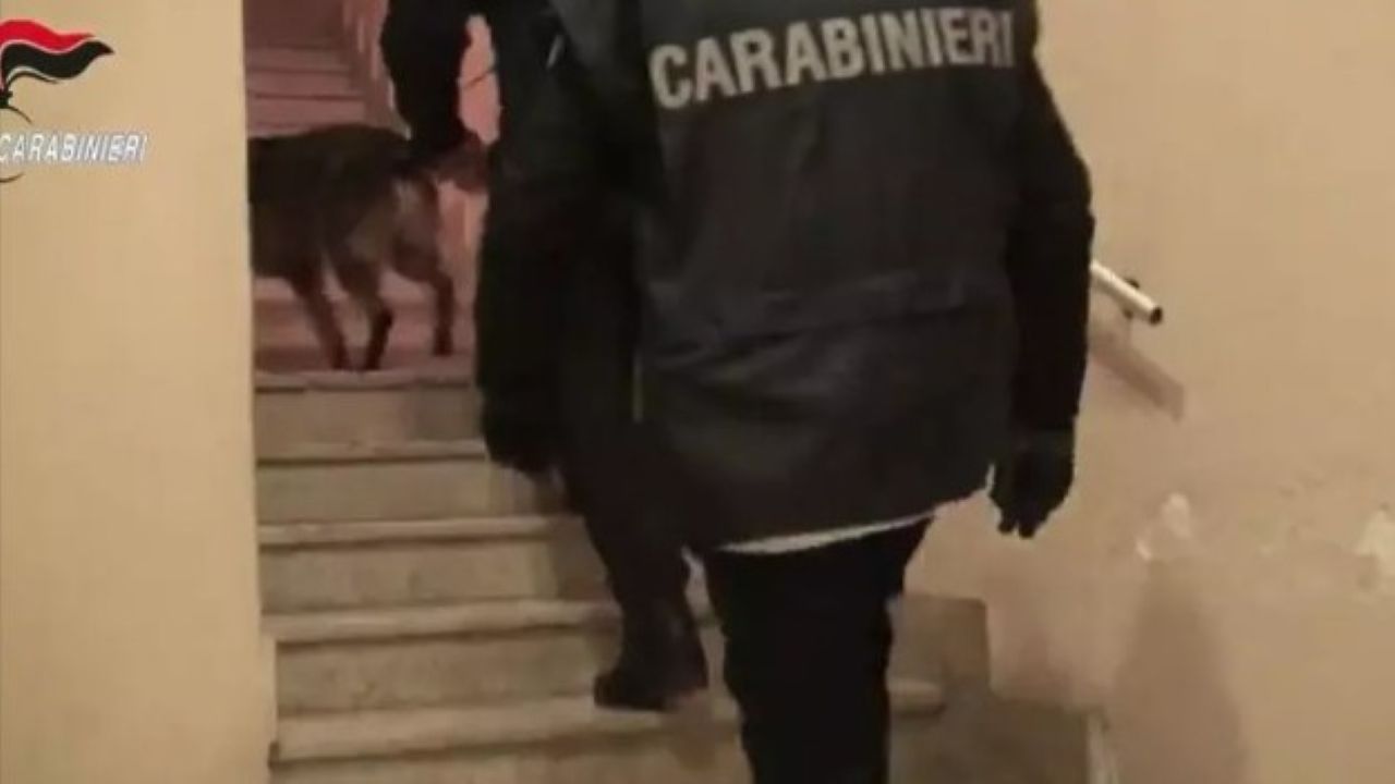 L’accoltellamento per uno sguardo “di troppo” sulla spiaggia di Menfi: ai domiciliari nove giovani