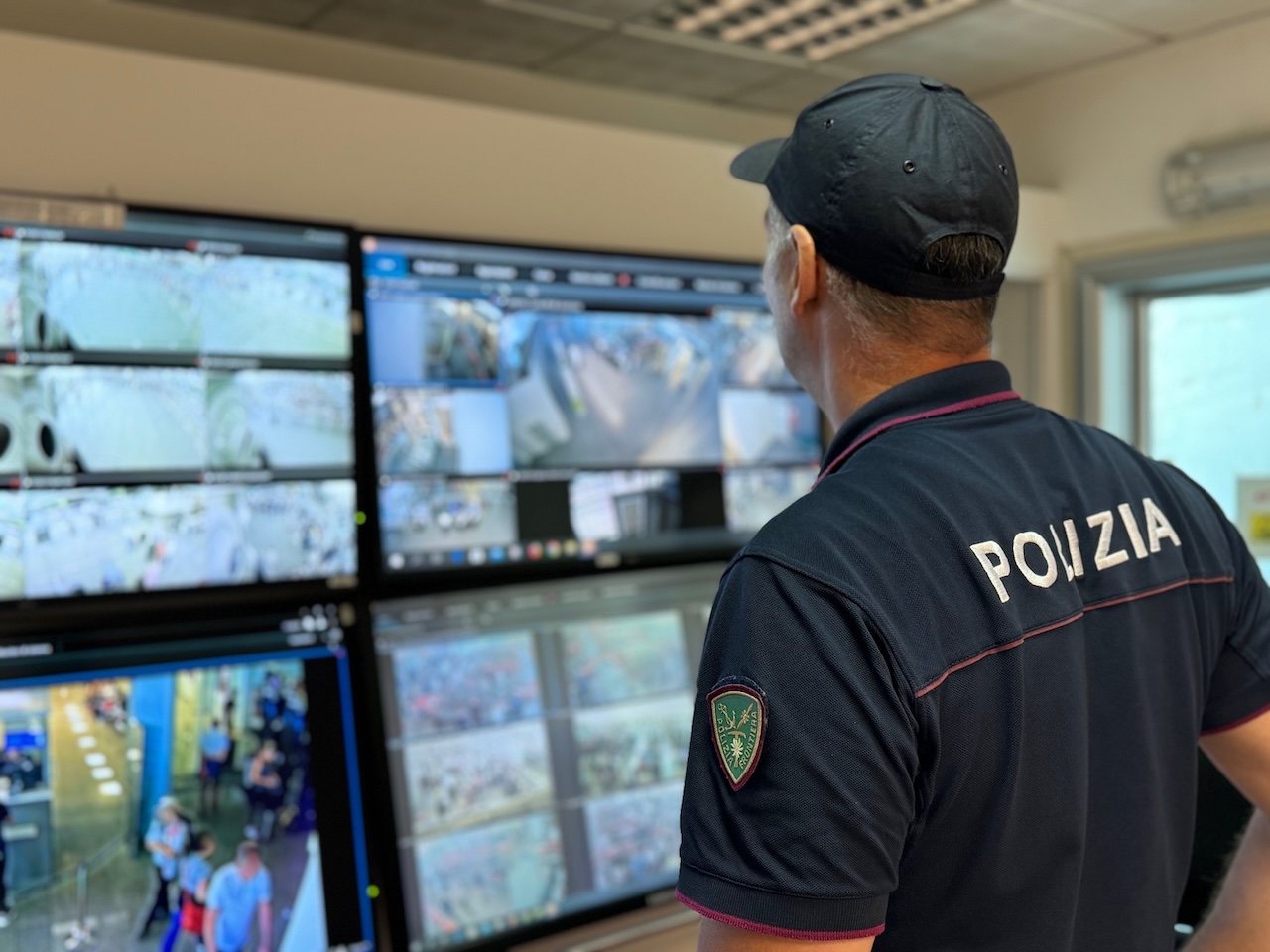 Ruba un paio di occhiali all’aeroporto di Catania prima di imbarcarsi: denunciato cittadino francese