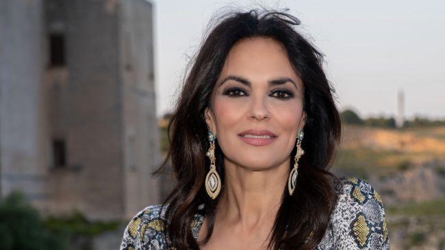 CineNostrum 2025, il festival del cinema ad Aci Catena con Maria Grazia Cucinotta e Guia Jelo