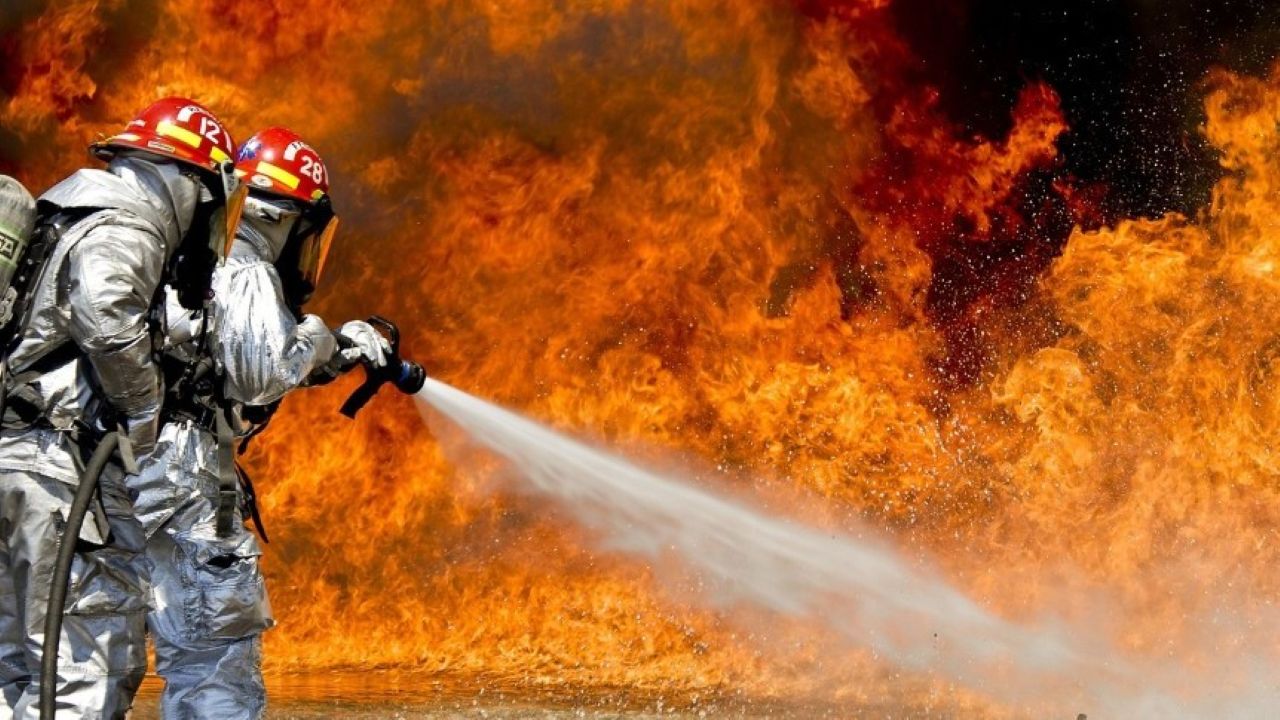 Incendio nella notte a Licata, in fiamme l’auto di un infermiere