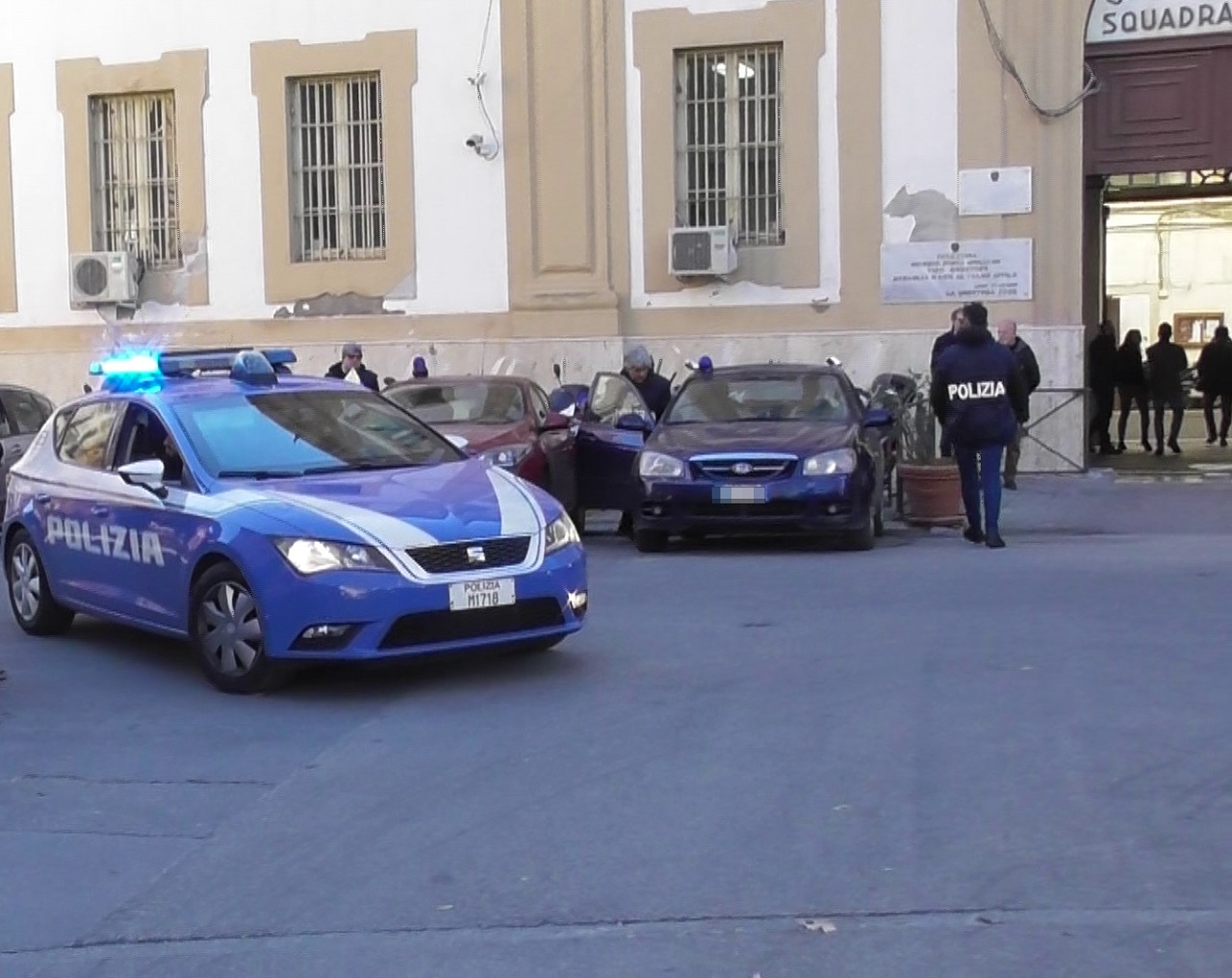 Minacce, percosse e stalking nei confronti di un imprenditore: 4 arresti per estorsione a Palermo