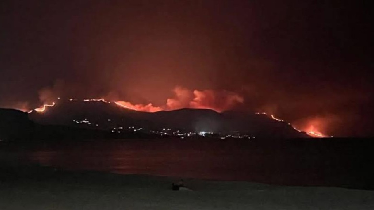 Incendio tra la riserva dello Zingaro e Scopello: emergenza rientrata all’alba, ma danni gravissimi