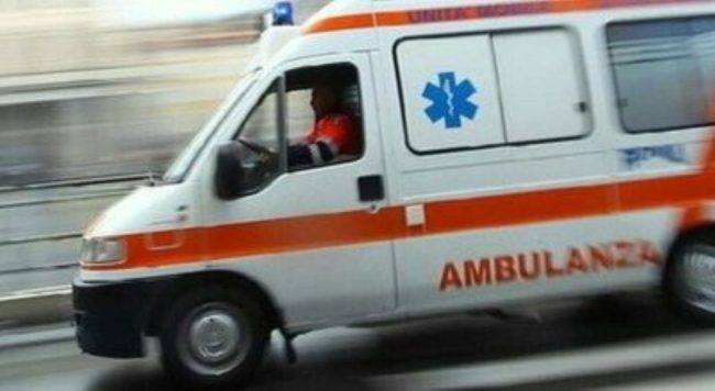 Grave incidente tra Gela e Mazzarino, tre persone soccorse in codice rosso