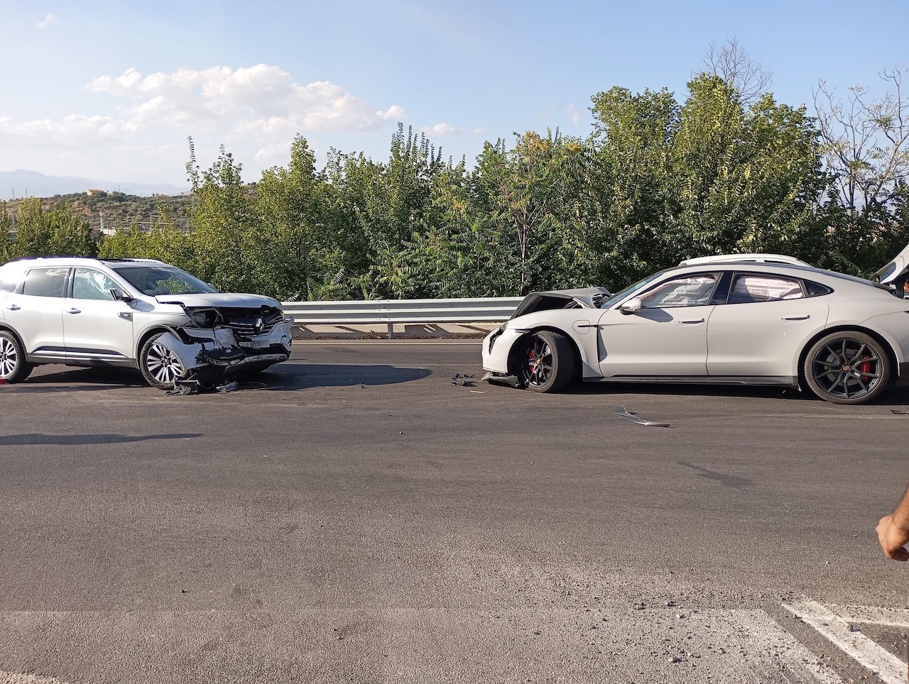 Incidente a Valguarnera, scontro frontale sulla Provinciale 4 provoca 5 feriti: uno è grave