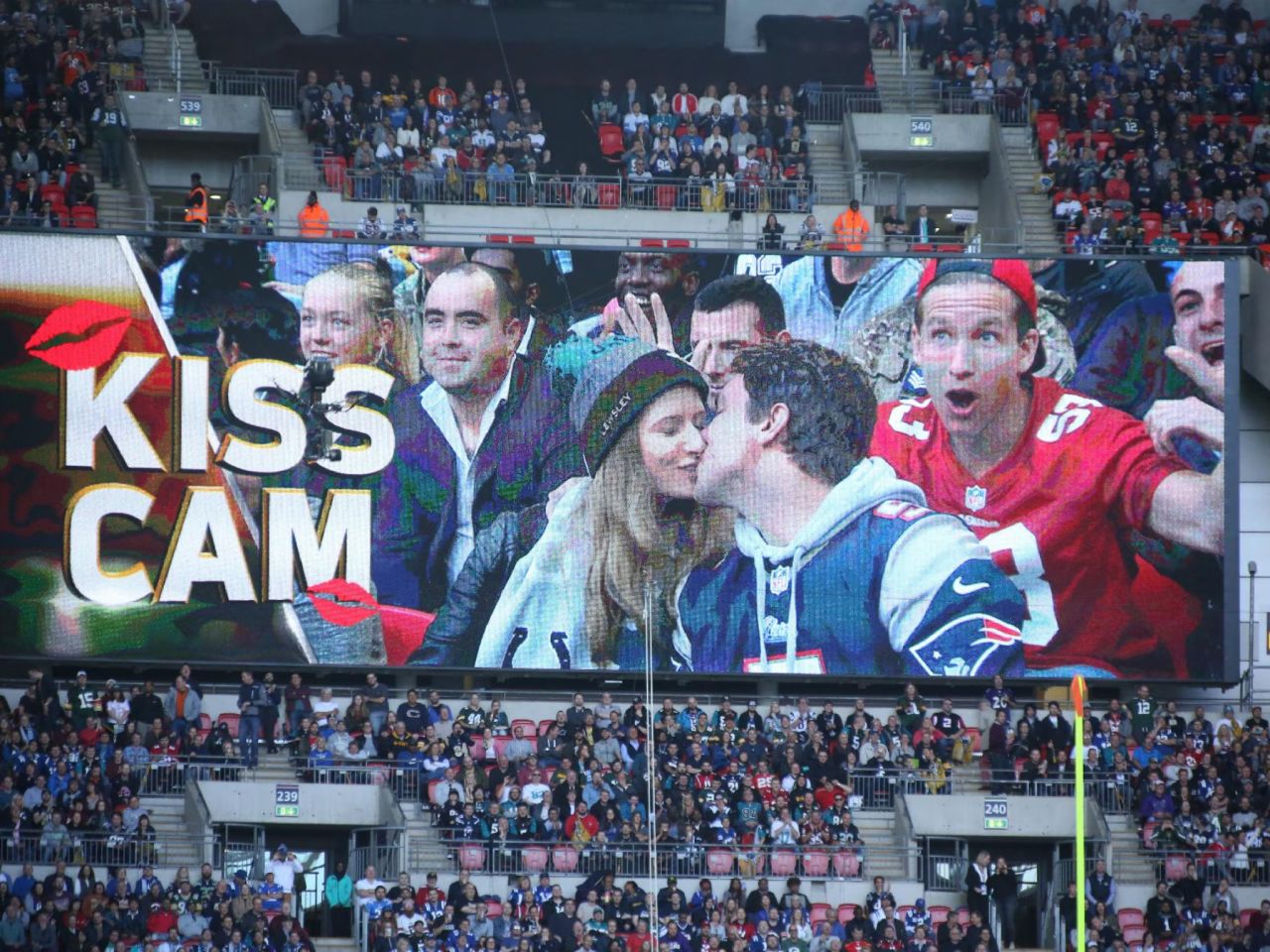 Dalla Sicilia parte la battaglia per evitare le “kiss cam” negli eventi pubblici