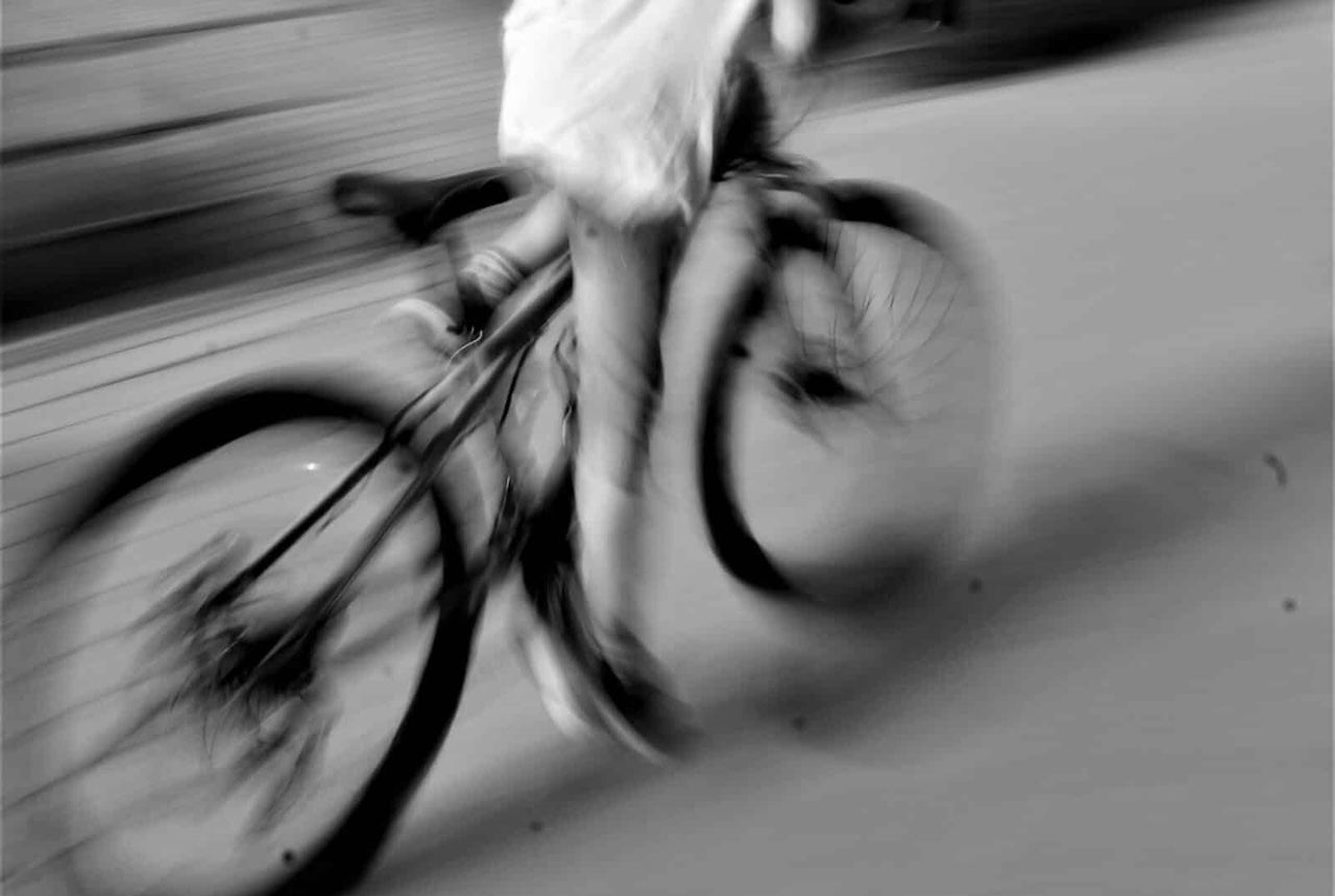 Mazzarino, bimbo di 8 anni grave dopo una caduta in bici: manubrio gli perfora lo stomaco