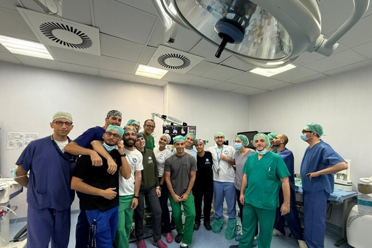 Messina, al Policlinico i primi interventi ortopedici con il robot Mako: precisione e chirurgia “su misura”