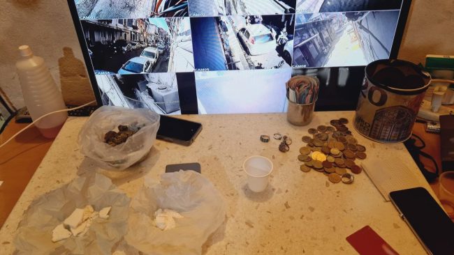 Smantellato “covo” di droga a San Cristoforo. Due arresti